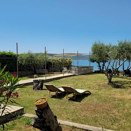 Gianna - Beachfront Holiday home